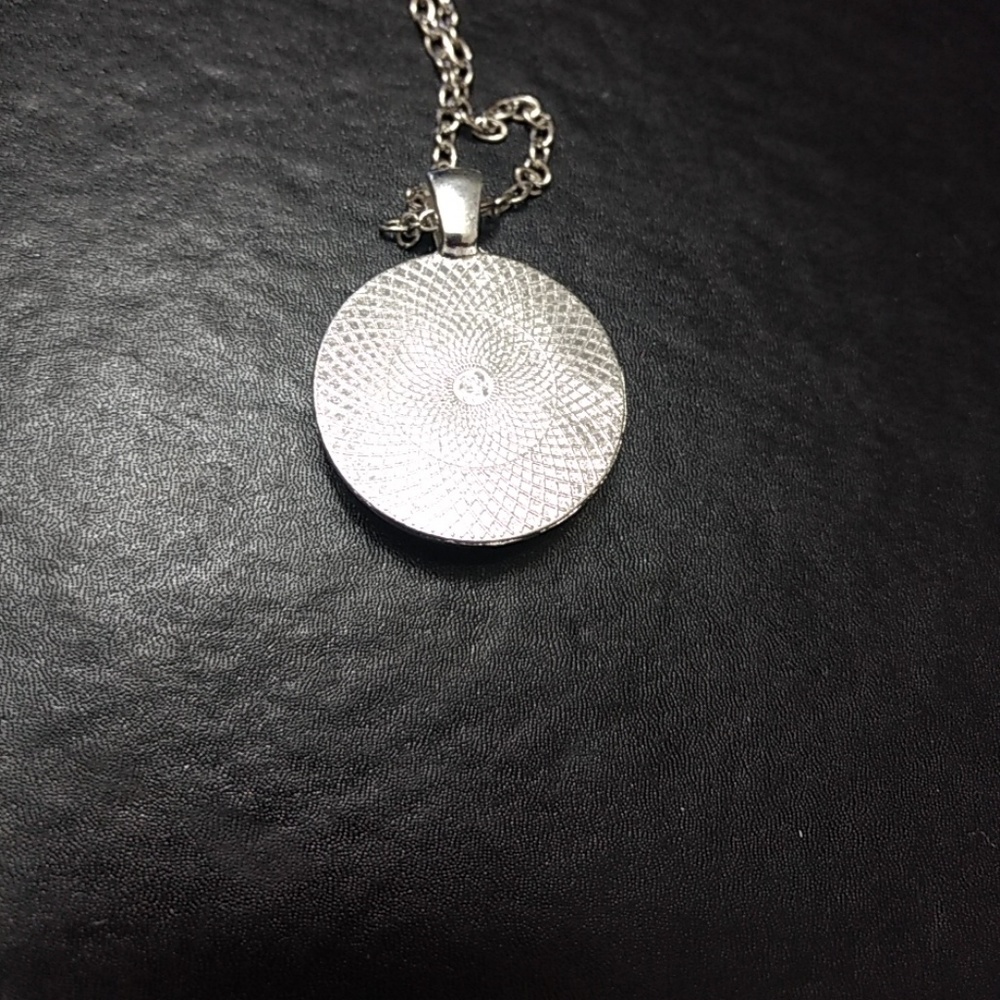 Silver tone & glass dragon's eye necklace - Picture 4 of 7